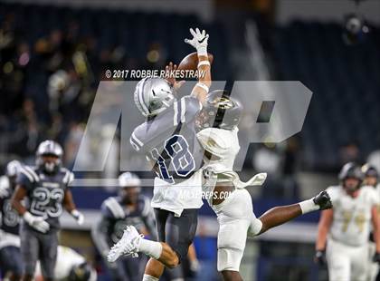 Thumbnail 1 in Pleasant Grove vs. West Orange-Stark (UIL 4A Division 2 Final) photogallery.