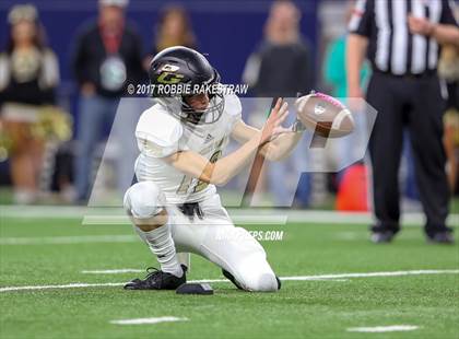 Thumbnail 3 in Pleasant Grove vs. West Orange-Stark (UIL 4A Division 2 Final) photogallery.