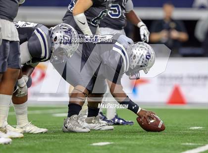 Thumbnail 2 in Pleasant Grove vs. West Orange-Stark (UIL 4A Division 2 Final) photogallery.