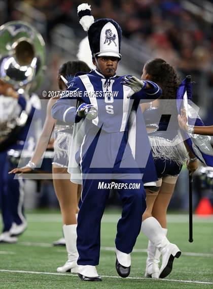 Thumbnail 2 in Pleasant Grove vs. West Orange-Stark (UIL 4A Division 2 Final) photogallery.
