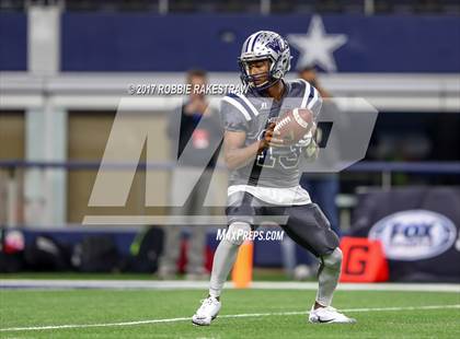 Thumbnail 1 in Pleasant Grove vs. West Orange-Stark (UIL 4A Division 2 Final) photogallery.