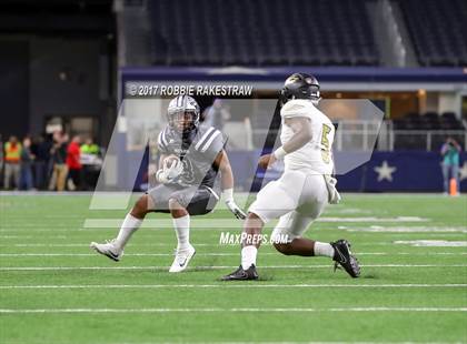 Thumbnail 2 in Pleasant Grove vs. West Orange-Stark (UIL 4A Division 2 Final) photogallery.