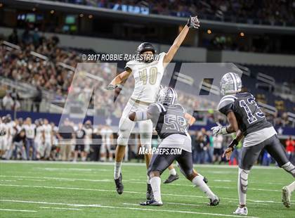 Thumbnail 1 in Pleasant Grove vs. West Orange-Stark (UIL 4A Division 2 Final) photogallery.