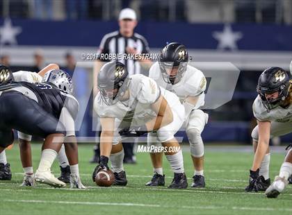 Thumbnail 2 in Pleasant Grove vs. West Orange-Stark (UIL 4A Division 2 Final) photogallery.
