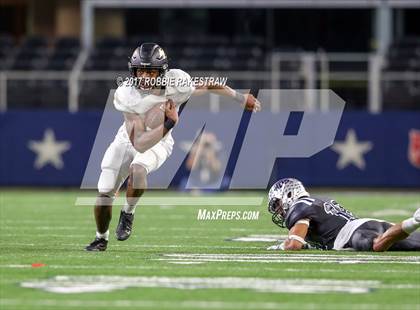 Thumbnail 3 in Pleasant Grove vs. West Orange-Stark (UIL 4A Division 2 Final) photogallery.
