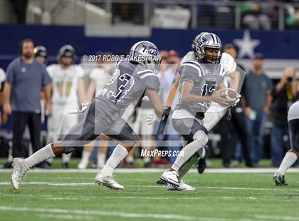 Thumbnail 3 in Pleasant Grove vs. West Orange-Stark (UIL 4A Division 2 Final) photogallery.