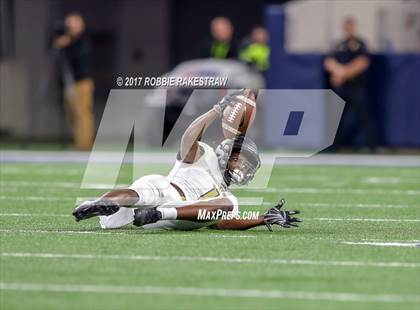 Thumbnail 1 in Pleasant Grove vs. West Orange-Stark (UIL 4A Division 2 Final) photogallery.