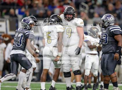 Thumbnail 2 in Pleasant Grove vs. West Orange-Stark (UIL 4A Division 2 Final) photogallery.