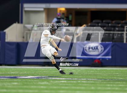 Thumbnail 2 in Pleasant Grove vs. West Orange-Stark (UIL 4A Division 2 Final) photogallery.