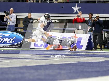 Thumbnail 2 in Pleasant Grove vs. West Orange-Stark (UIL 4A Division 2 Final) photogallery.