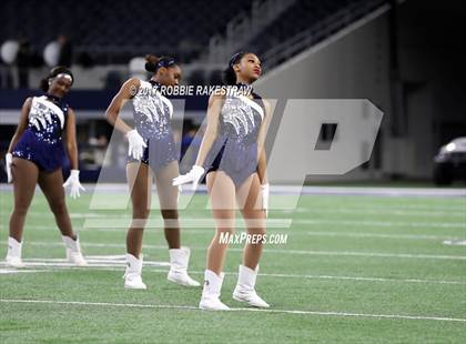 Thumbnail 2 in Pleasant Grove vs. West Orange-Stark (UIL 4A Division 2 Final) photogallery.