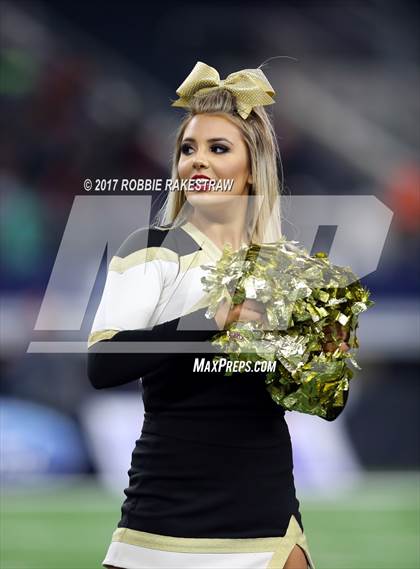 Thumbnail 3 in Pleasant Grove vs. West Orange-Stark (UIL 4A Division 2 Final) photogallery.
