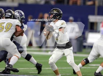 Thumbnail 2 in Pleasant Grove vs. West Orange-Stark (UIL 4A Division 2 Final) photogallery.