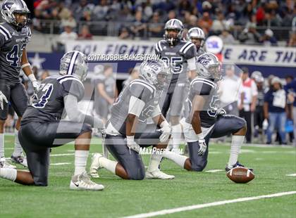 Thumbnail 2 in Pleasant Grove vs. West Orange-Stark (UIL 4A Division 2 Final) photogallery.