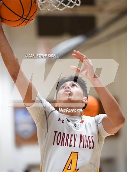 Thumbnail 2 in Torrey Pines vs. Cathedral Catholic photogallery.