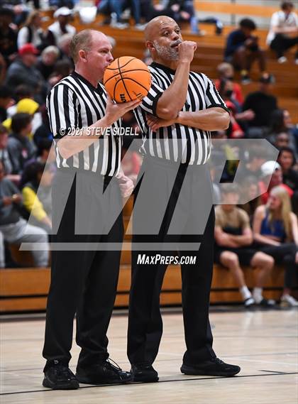 Thumbnail 2 in Torrey Pines vs. Cathedral Catholic photogallery.