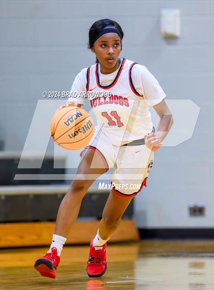 Thumbnail 1 in Davie vs Thomasville (Ledford Christmas Classic) photogallery.