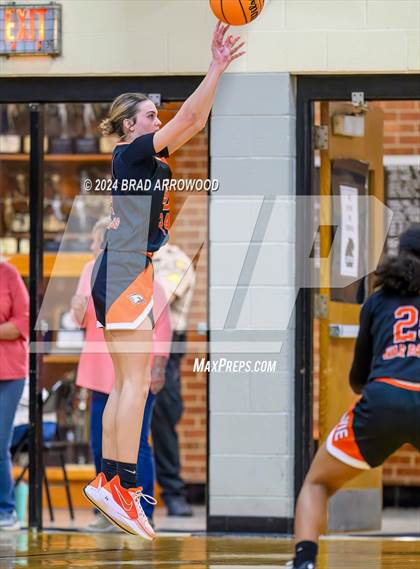 Thumbnail 2 in Davie vs Thomasville (Ledford Christmas Classic) photogallery.