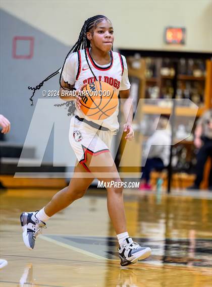 Thumbnail 3 in Davie vs Thomasville (Ledford Christmas Classic) photogallery.