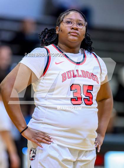 Thumbnail 2 in Davie vs Thomasville (Ledford Christmas Classic) photogallery.