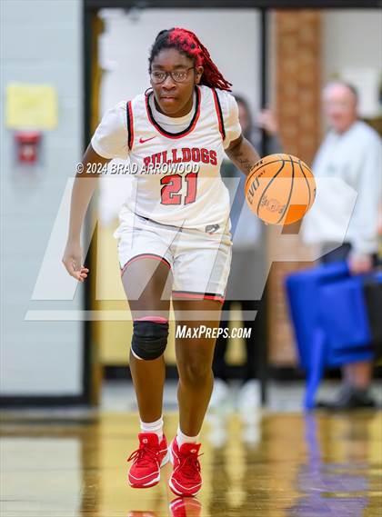 Thumbnail 3 in Davie vs Thomasville (Ledford Christmas Classic) photogallery.