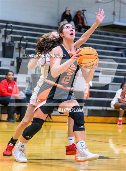 Thumbnail 2 in Davie vs Thomasville (Ledford Christmas Classic) photogallery.