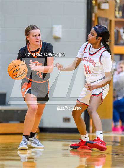 Thumbnail 2 in Davie vs Thomasville (Ledford Christmas Classic) photogallery.