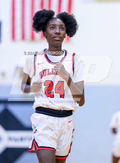 Thumbnail 3 in Davie vs Thomasville (Ledford Christmas Classic) photogallery.