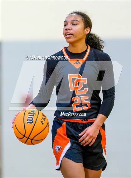 Thumbnail 1 in Davie vs Thomasville (Ledford Christmas Classic) photogallery.