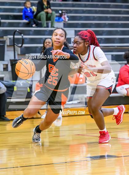 Thumbnail 1 in Davie vs Thomasville (Ledford Christmas Classic) photogallery.