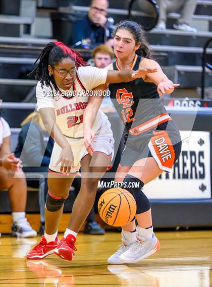 Thumbnail 1 in Davie vs Thomasville (Ledford Christmas Classic) photogallery.