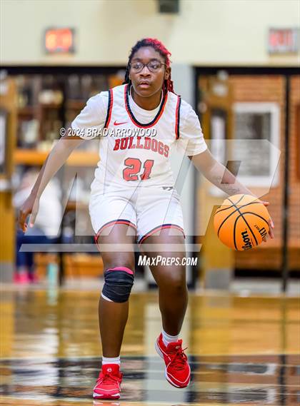 Thumbnail 2 in Davie vs Thomasville (Ledford Christmas Classic) photogallery.