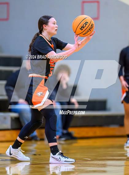 Thumbnail 2 in Davie vs Thomasville (Ledford Christmas Classic) photogallery.
