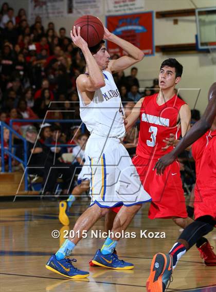 Thumbnail 2 in Savanna vs. La Mirada (CIF SS Playoff) photogallery.