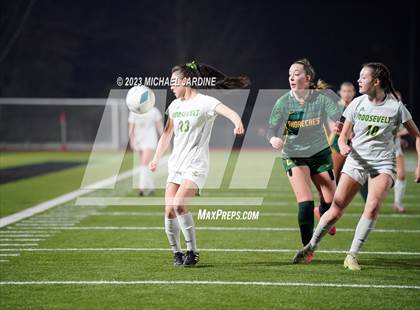Thumbnail 3 in Roosevelt vs Shorecrest (WIAA 3A Final) photogallery.