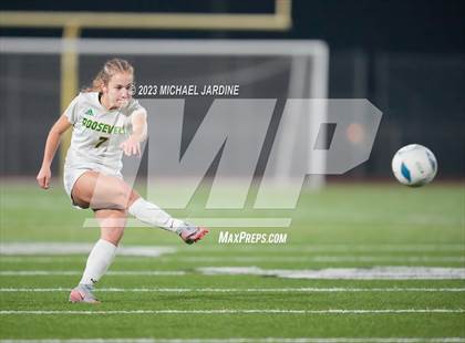 Thumbnail 3 in Roosevelt vs Shorecrest (WIAA 3A Final) photogallery.
