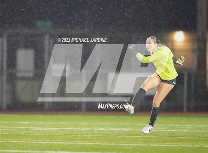 Thumbnail 3 in Roosevelt vs Shorecrest (WIAA 3A Final) photogallery.