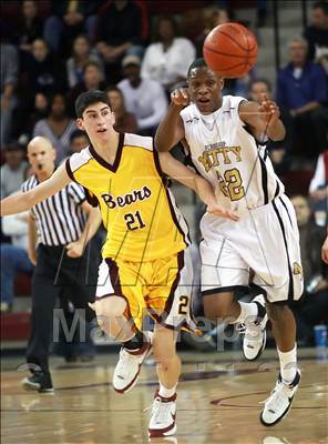 Thumbnail 3 in Menlo-Atherton vs. Archbishop Mitty (CIF CCS D2 Final) photogallery.
