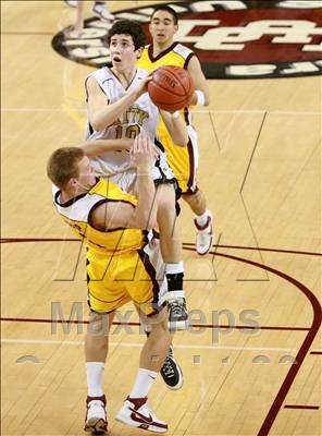Thumbnail 1 in Menlo-Atherton vs. Archbishop Mitty (CIF CCS D2 Final) photogallery.