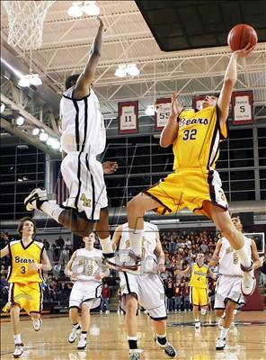 Thumbnail 3 in Menlo-Atherton vs. Archbishop Mitty (CIF CCS D2 Final) photogallery.