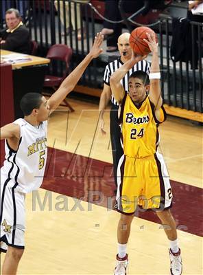 Thumbnail 1 in Menlo-Atherton vs. Archbishop Mitty (CIF CCS D2 Final) photogallery.