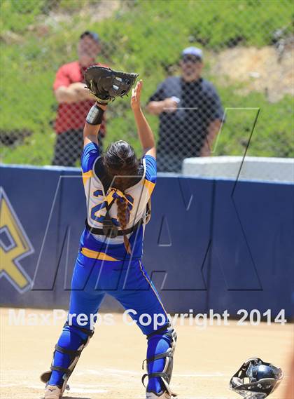 Thumbnail 2 in Brawley vs. Clairemont (CIF-SDS D3 Final) photogallery.