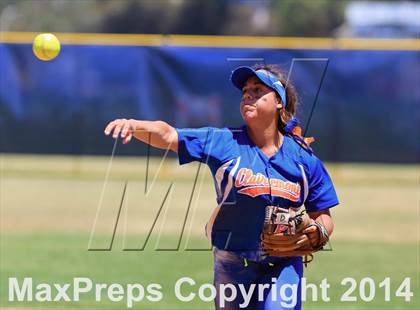 Thumbnail 1 in Brawley vs. Clairemont (CIF-SDS D3 Final) photogallery.