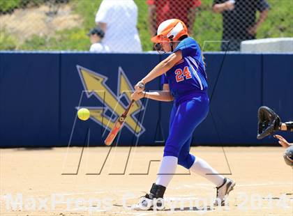 Thumbnail 2 in Brawley vs. Clairemont (CIF-SDS D3 Final) photogallery.