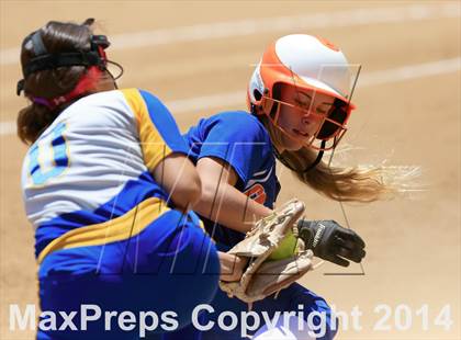 Thumbnail 2 in Brawley vs. Clairemont (CIF-SDS D3 Final) photogallery.