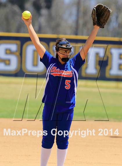Thumbnail 1 in Brawley vs. Clairemont (CIF-SDS D3 Final) photogallery.