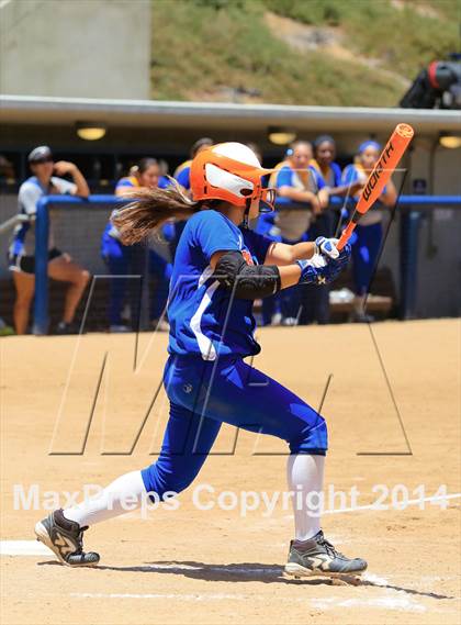 Thumbnail 1 in Brawley vs. Clairemont (CIF-SDS D3 Final) photogallery.