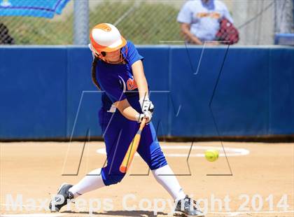 Thumbnail 2 in Brawley vs. Clairemont (CIF-SDS D3 Final) photogallery.