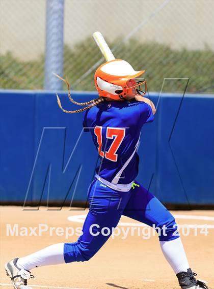 Thumbnail 2 in Brawley vs. Clairemont (CIF-SDS D3 Final) photogallery.