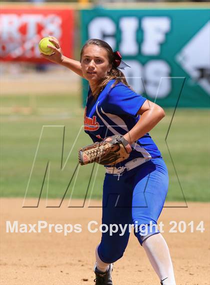 Thumbnail 3 in Brawley vs. Clairemont (CIF-SDS D3 Final) photogallery.